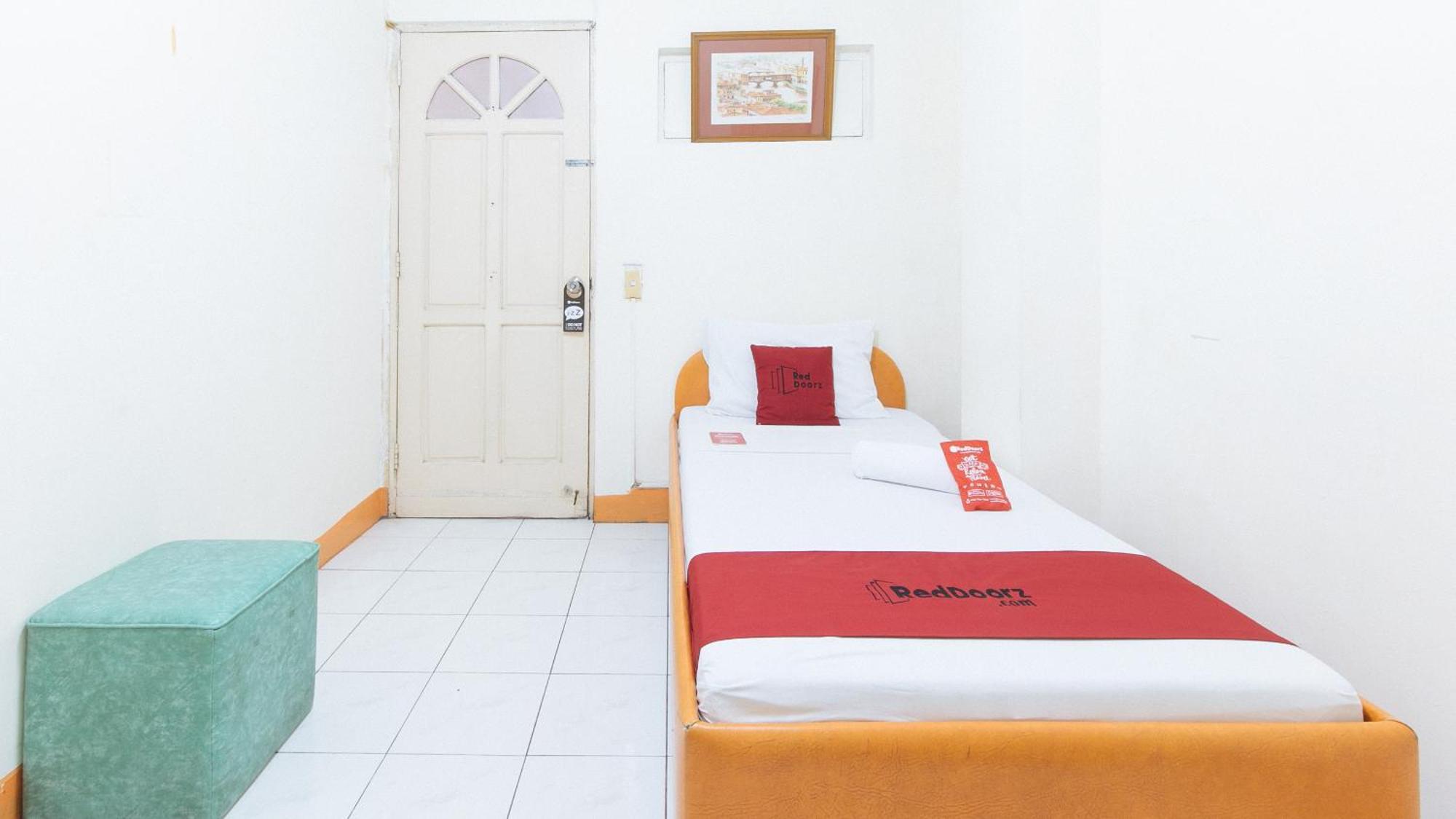 Reddoorz Near East Avenue Medical Center Otel Quezon City Dış mekan fotoğraf