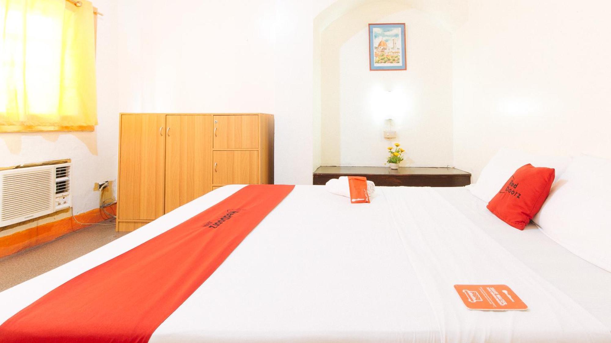 Reddoorz Near East Avenue Medical Center Otel Quezon City Dış mekan fotoğraf